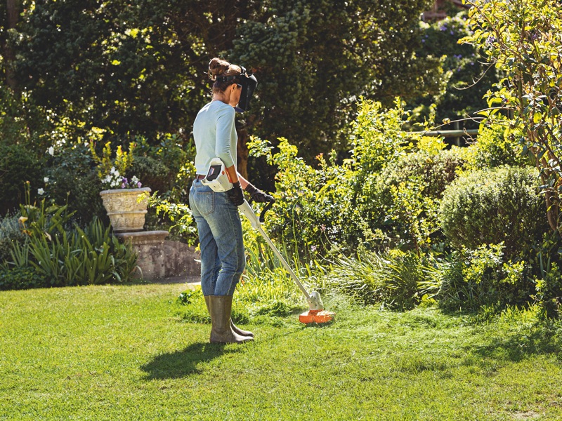 Il soffiatore a batteria di Einhell - MG Marketing Giardinaggio